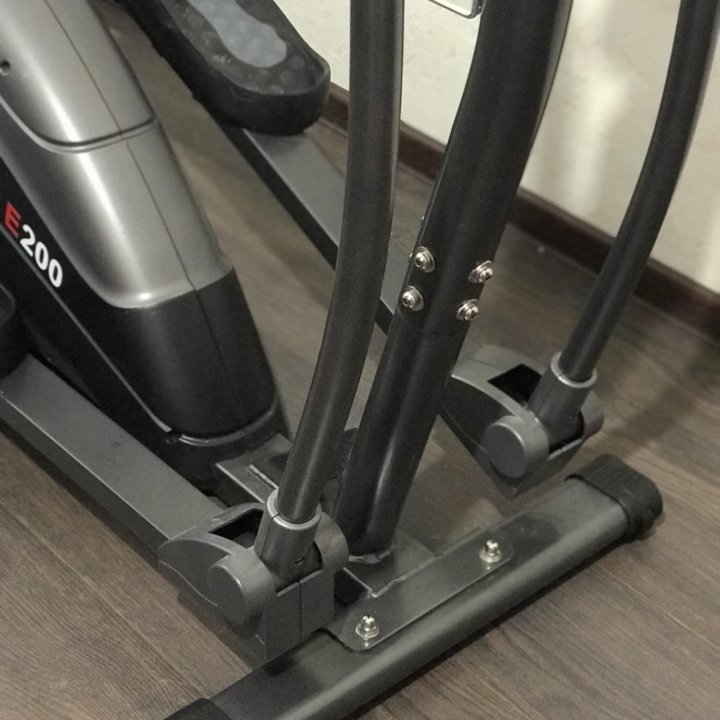 Эллиптический кардио тренажёр Cardio Power E200