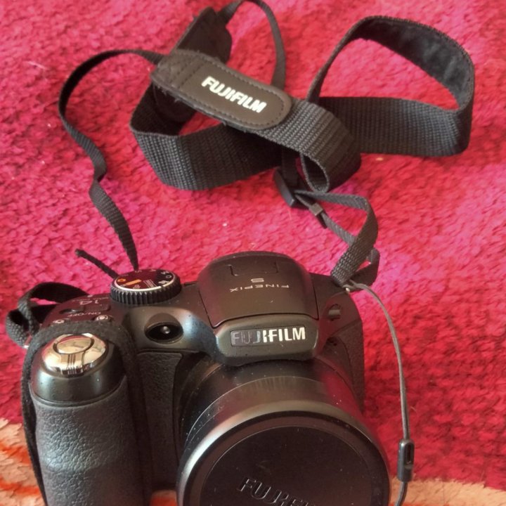 Цифровой фотоаппарат Fujifilm FinePix S2900