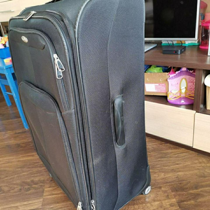 Чемодан новый Samsonite большой на колесах