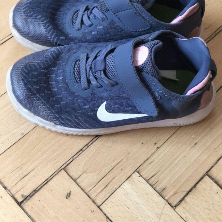 Кроссовки найк