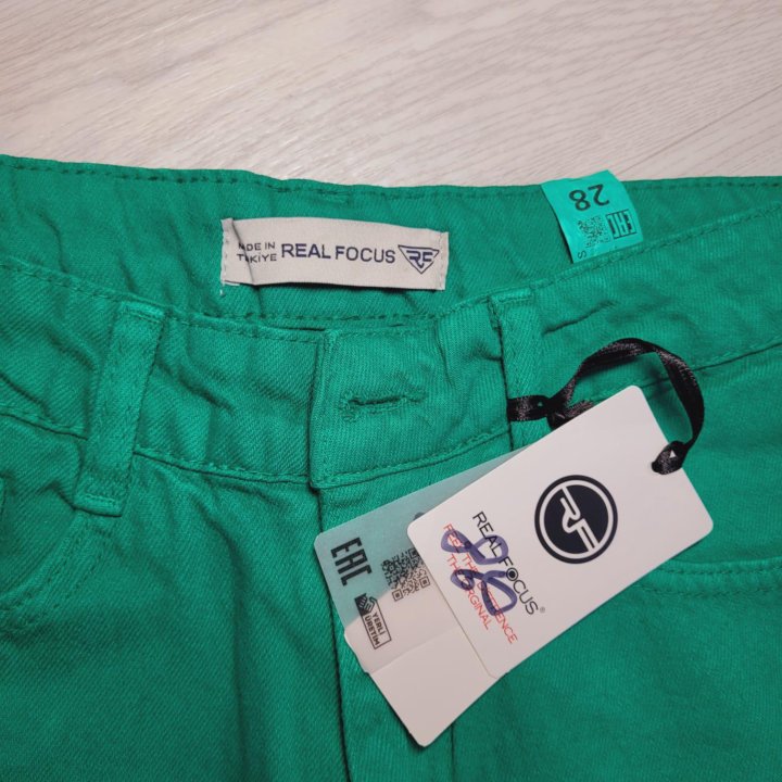 Джинсы 28размер