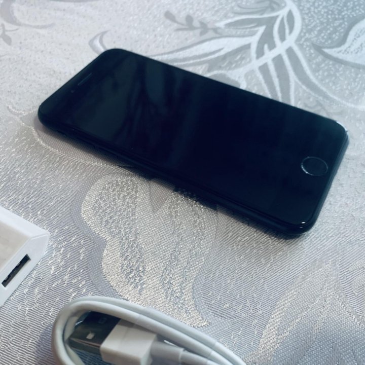 iPhone 7 32 gb black ,Акб 100%