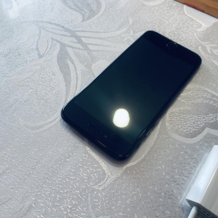 iPhone 7 32 gb black ,Акб 100%