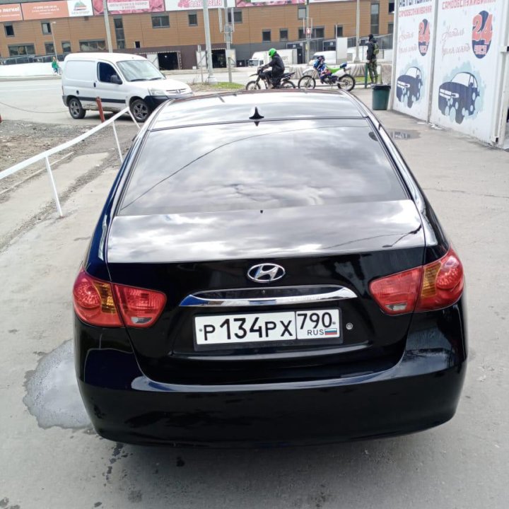 Hyundai Elantra, 2010