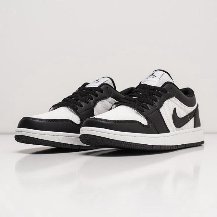 Air Jordan 1 Low White Black