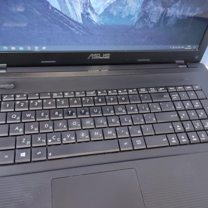 Ноутбук ASUS 17,3