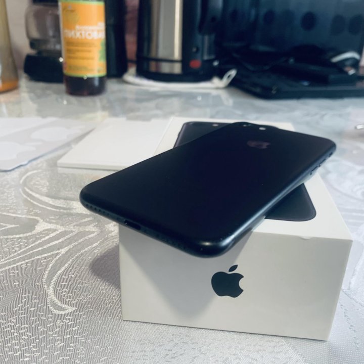 iPhone 7 128Gb,Как с магазина ,Без царапин