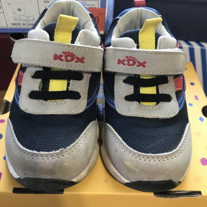 Кроссовки (24 р)