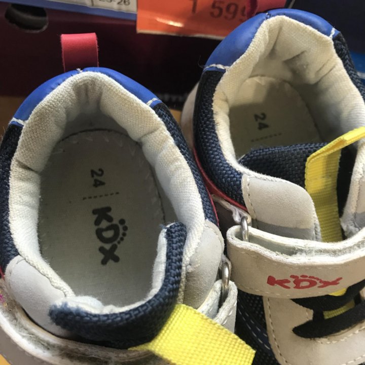 Кроссовки (24 р)