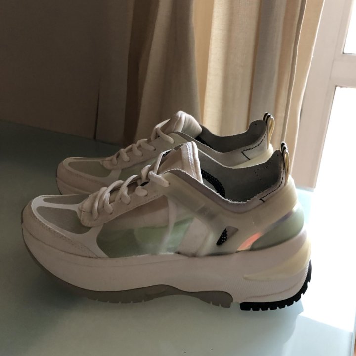Кроссовки Zara