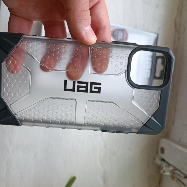 Чехол UAG Plasma на iPhone 11