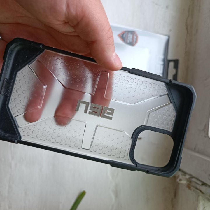 Чехол UAG Plasma на iPhone 11