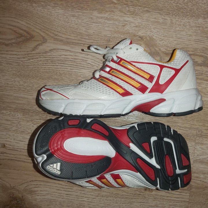 Новые кроссовки Adidas, р. 35. Оригинал.