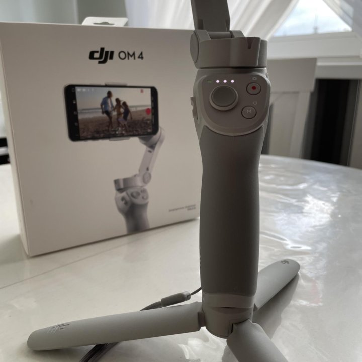 DJI Osmo mobile 4