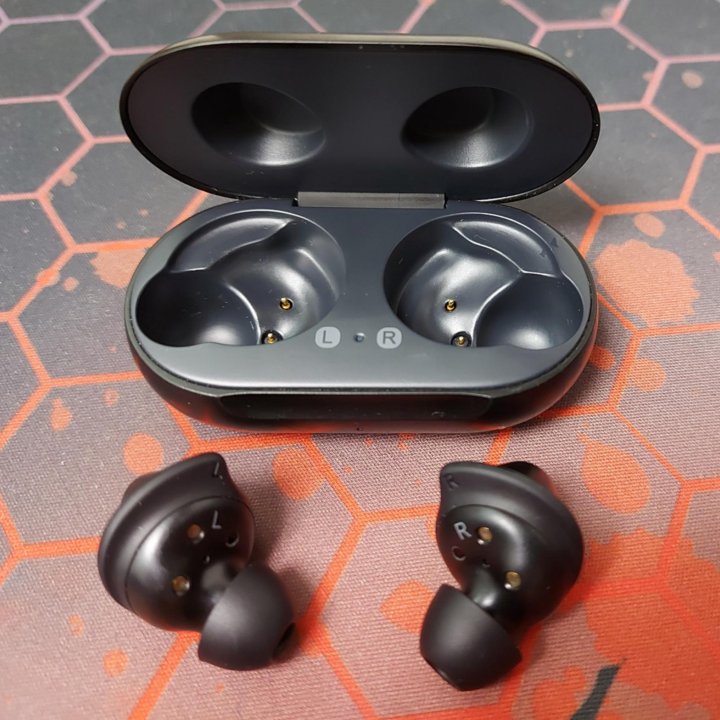 Беспроводные Наушники Galaxy Buds