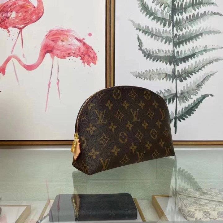 Женская косметичка Louis Vuitton GM