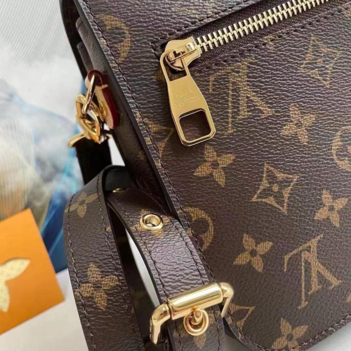 Сумка Louis Vuitton Pochette Metis