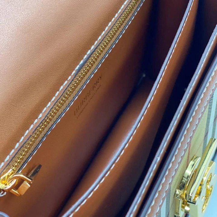 Сумки Burberry????