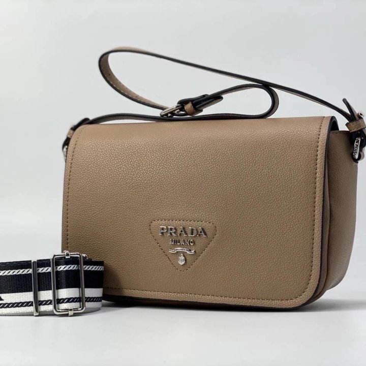 Кожаные Сумки Prada ????