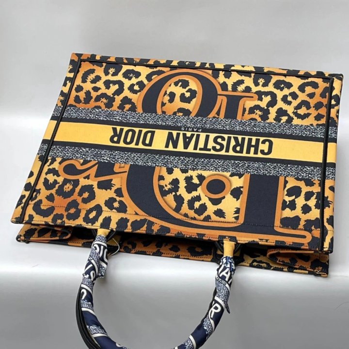 Сумки-шопер Dior????