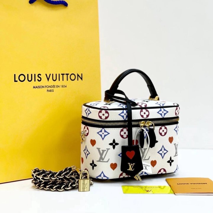 Сумки-косметички LOUIS VUITTON ????