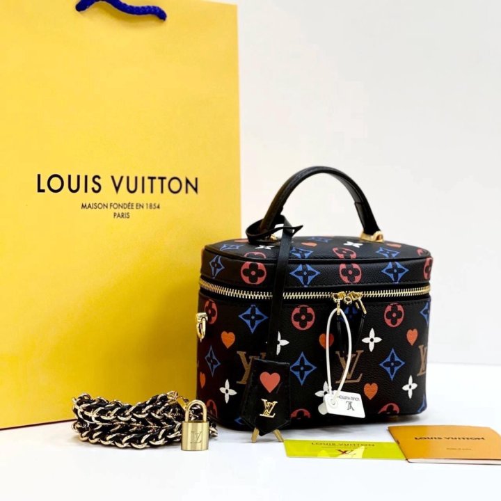 Сумки-косметички LOUIS VUITTON ????