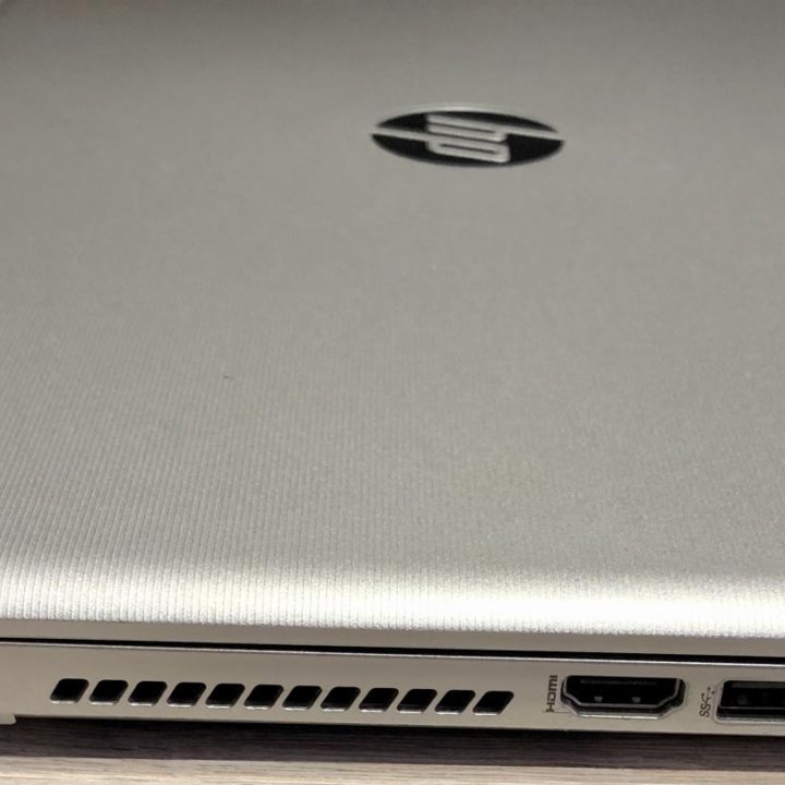 HP Pavilion 15-p157nr