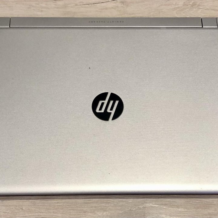 HP Pavilion 15-p157nr