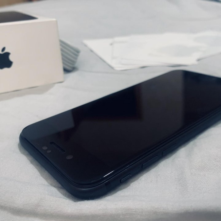 iPhone 7 Black ,как с магазина ,без царапин 