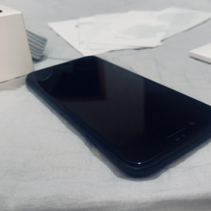 iPhone 7 Black ,как с магазина ,без царапин 