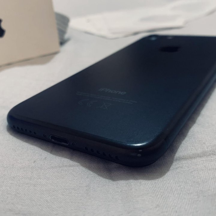 iPhone 7 Black ,как с магазина ,без царапин 