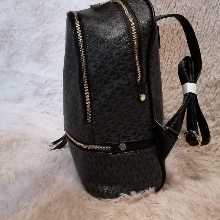 Новый черный рюкзак с монограммой michael kors