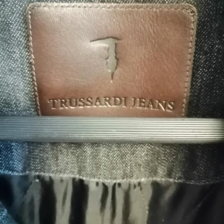 Куртка муж. Trussardi Италия отличного качества