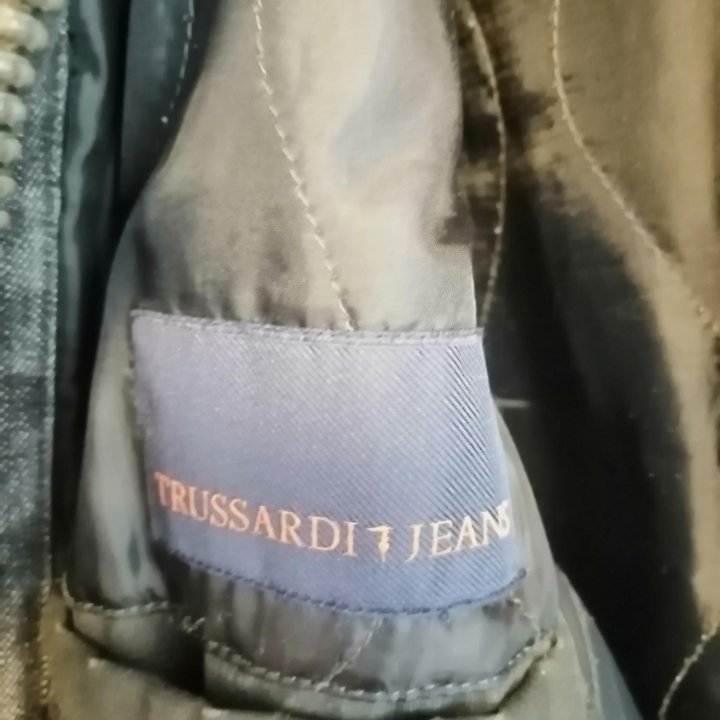 Куртка муж. Trussardi Италия отличного качества