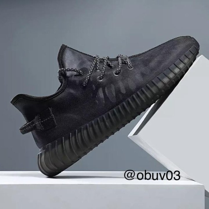 Кроссовки новые Adidas Yeezy Boost