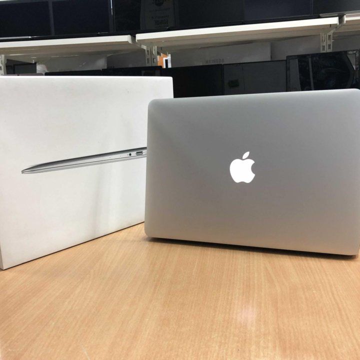 MacBook AIR/i5 5/8GB/Intel HD/128GB SSD/13.3