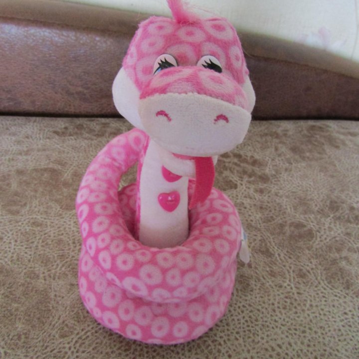 Мягкая игрушка: розовая змейка