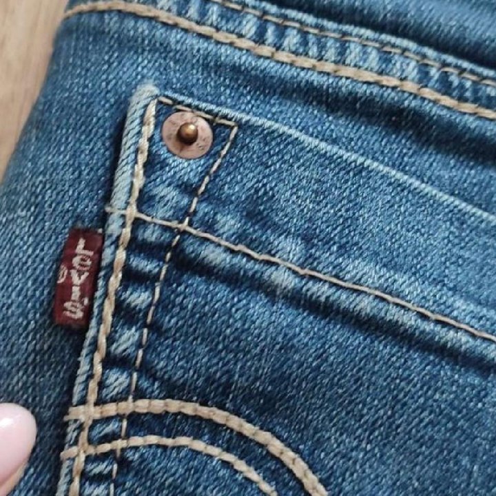 Джинсы женские Levi's