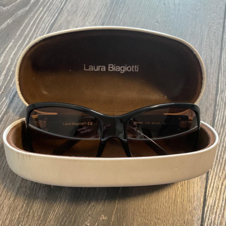 Очки солнцезащитные Laura Biagiotti