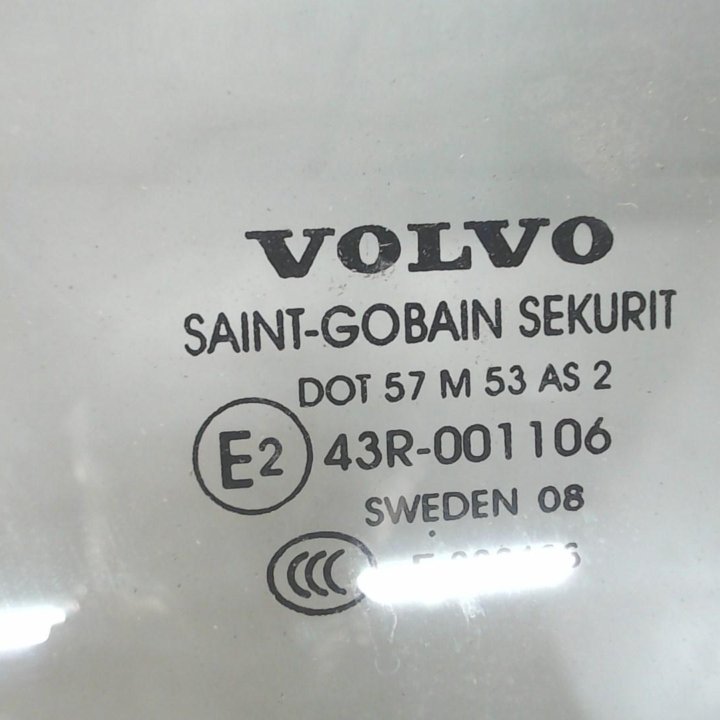 Стекло боковой двери правое переднее Volvo V70 2007-2013