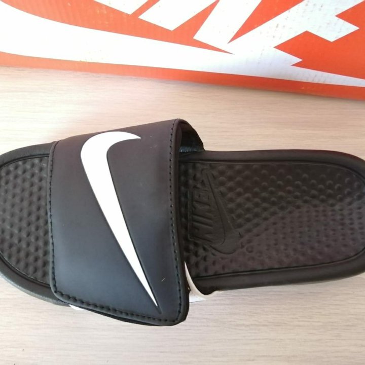 Шлепанцы Nike (сланцы)