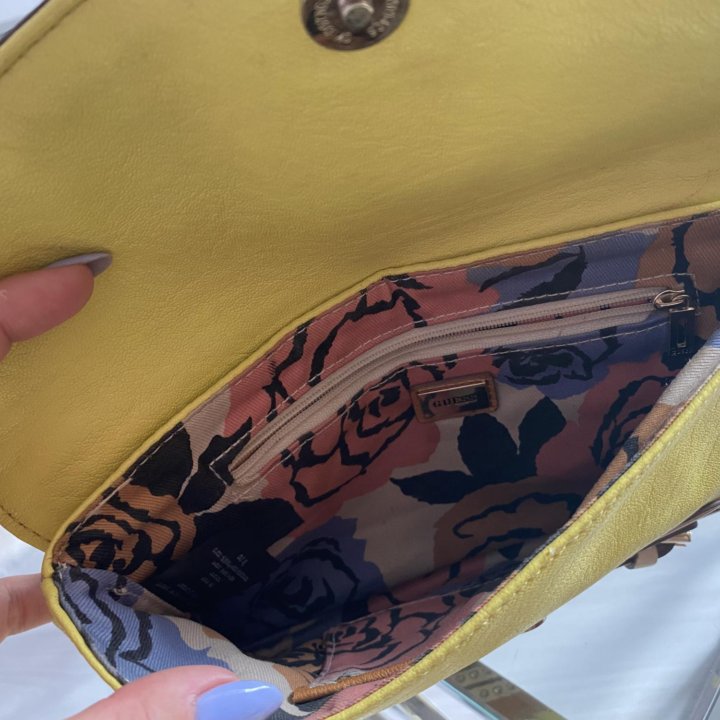 Клатч Guess