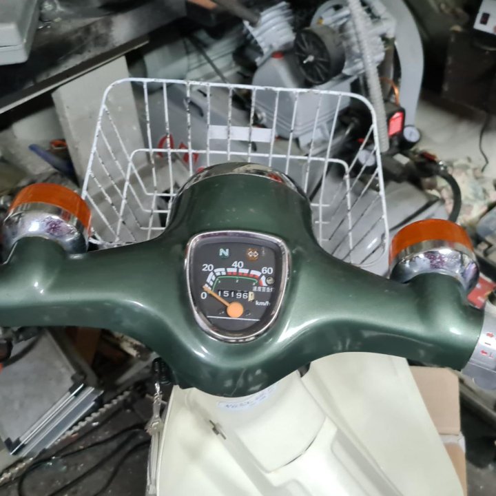 Honda Super Cub Deluxe 