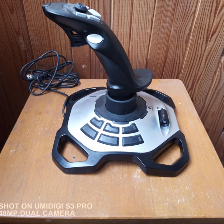 Джойстик Logitech