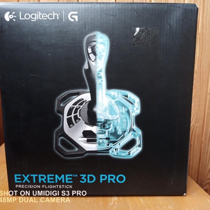 Джойстик Logitech