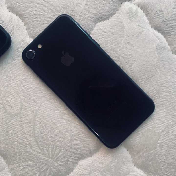 iPhone 7 black 128 Gb