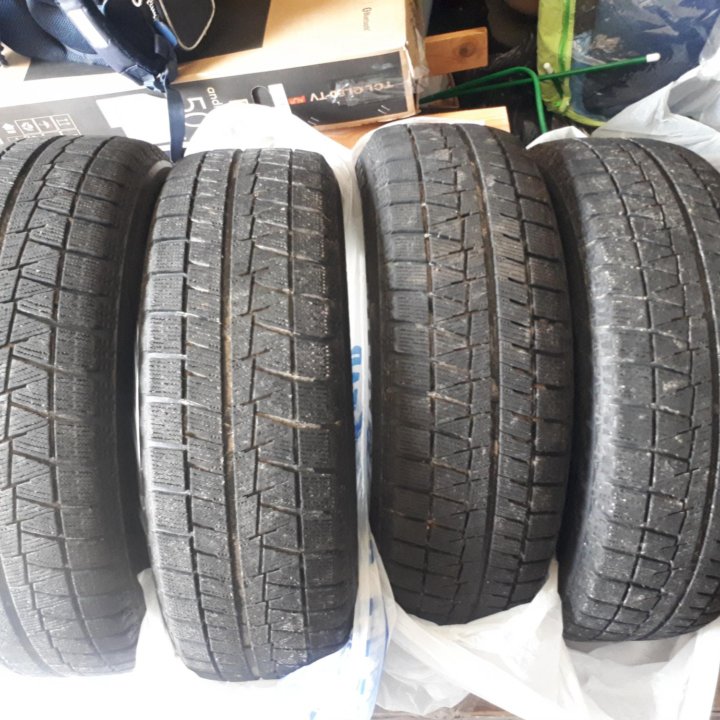 Шины 215/65/16 Bridgestone Blizzak Revo GZ - 4 шт