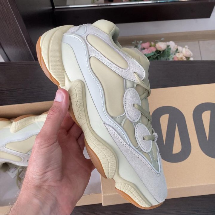 Кроссовки adidas Yeezy Boost 500