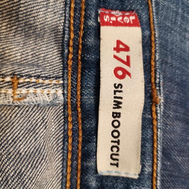 Джинсы Levi's