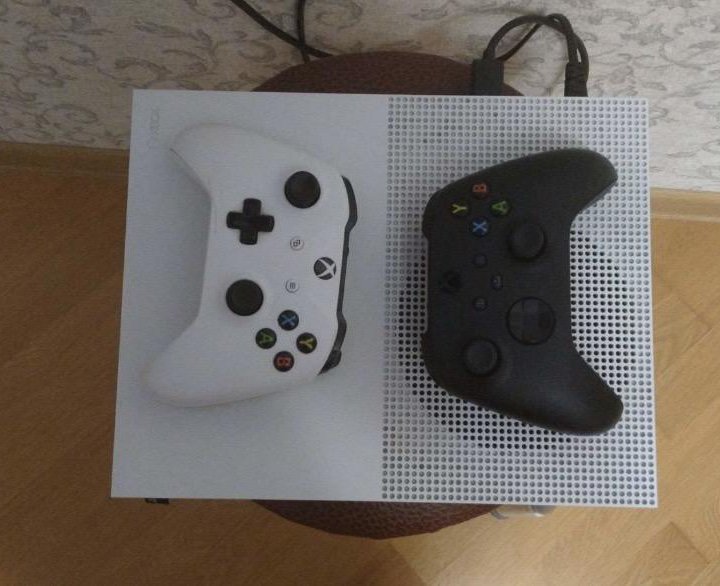 Xbox one s 500 gb и 4 игры